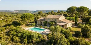 Mas aérien avec piscine